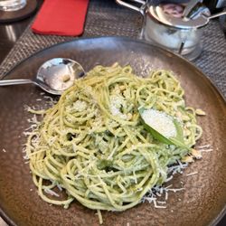 Dalmacija - Spaghetti con pesto genovese