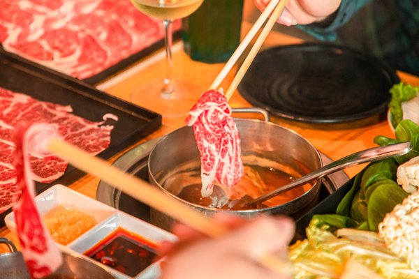 Mumu Hot Pot by null
