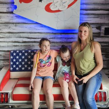 Bubba's 33 - Sports Bars Near Me - Goodyear, Arizona