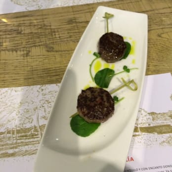 De Santa Rosalia - Mini hamburguesas de buey wagyu - Spanish Near Me - Bilbao, BI