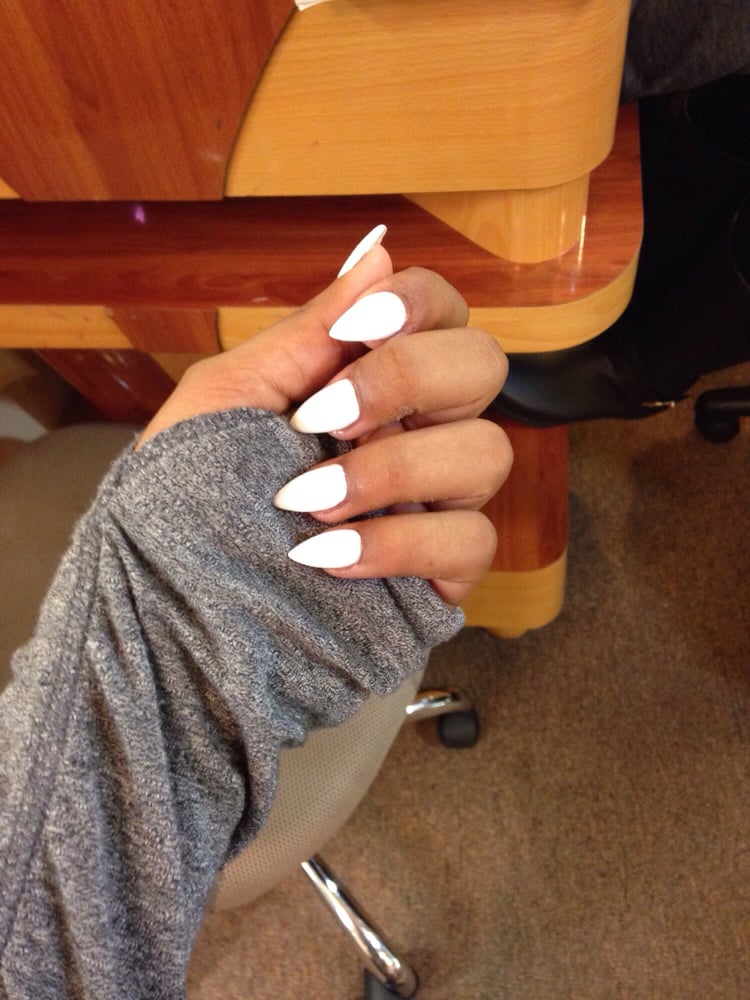 LE NAILS Updated September 2024 12 Reviews 18900 Michigan Ave