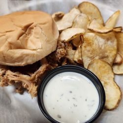 Hannah's BBQ South - Delicious BBQ sandwich with "frips" (hot chips)!