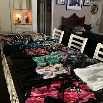 Sassy Girls Consignment - Deesses - Women's Clothing Near Me - Sylva, North Carolina