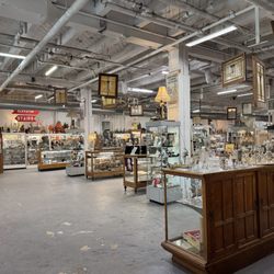 Antiques On Pierce