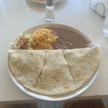 La Catrina Mexican Grill - Chicken quesadillas salt shaker for scale - Mexican Near Me - Provo, Utah