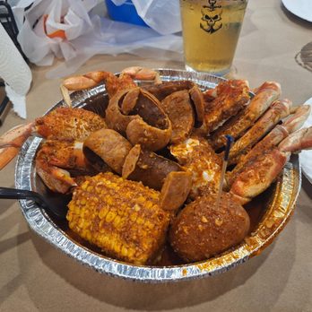 Outcast Seafood - Boil with dungeness crab & sausage - Seafood Near Me - Destin, Florida