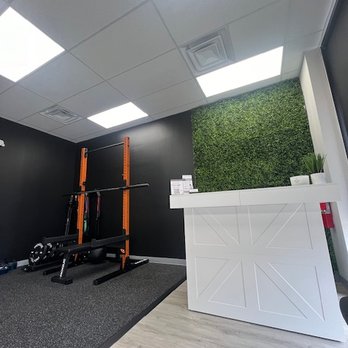 Premier Chiropractic and Performance - Premier Chiropractic and Performance front desk - Chiropractors Near Me - Jacksonville, Florida Premier Chiropractic and Performance - Premier Chiropractic and Performance front desk - Chiropractors Near Me - Jacksonville, Florida