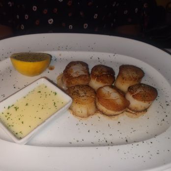 Steak 48 - Scallops with garlic butter sauce - Steakhouses Near Me - Beverly Hills, California Steak 48 - Scallops with garlic butter sauce - Steakhouses Near Me - Beverly Hills, California