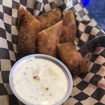 Broken Barrel - Starting off with fried pickles.... Mmmmmm. - New American Near Me - Stanfield, Oregon