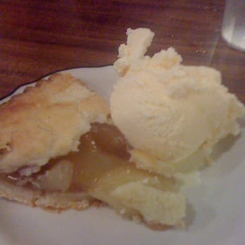 Anna Miller's - Warm apple pie ala mode - Bakeries Near Me - Aiea, Hawaii