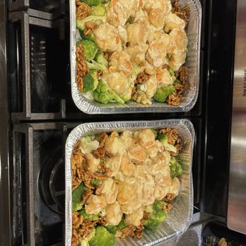 Fortune Wheel - Salad Shrimp with Broccoli and Walnuts - Dim Sum Near Me - Levittown, New York