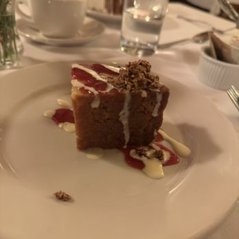 Cloudland Farm Restaurant - Raspberry upside down cake - New American Near Me - Woodstock, Vermont Cloudland Farm Restaurant - Raspberry upside down cake - New American Near Me - Woodstock, Vermont