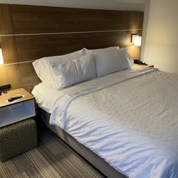 Holiday Inn Express & Suites Wapakoneta - Very clean rooms. Comfy and fresh.