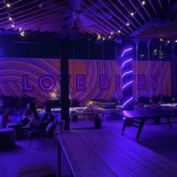 Moxy Austin - University - Outdoor Lounge Area - Hotels Near Me - Austin, Texas