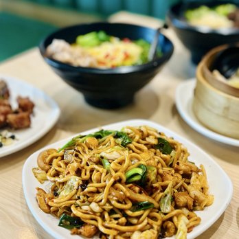 Dumpling Wei - E9. Beef Fried Noodle 牛肉炒面 - Dim Sum Near Me - Los Angeles, California Dumpling Wei - E9. Beef Fried Noodle 牛肉炒面 - Dim Sum Near Me - Los Angeles, California