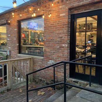 ETalian - Outdoor view - Pizza Near Me - Chagrin Falls, Ohio