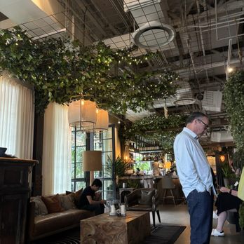 Aba - Bar Area - Mediterranean Near Me - Chicago, Illinois