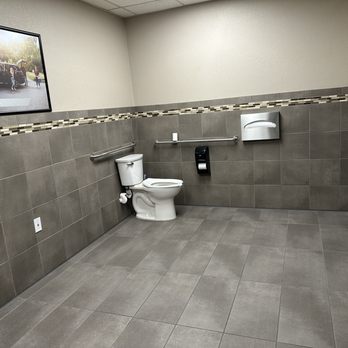 Caliber Collision - Spacious and clean bathroom - Body Shops Near Me - Sacramento, California Caliber Collision - Spacious and clean bathroom - Body Shops Near Me - Sacramento, California