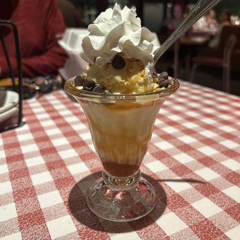 Sal & Mookie's - Caramel Banana Crunch Sundae - Pizza Near Me - Jackson, Mississippi