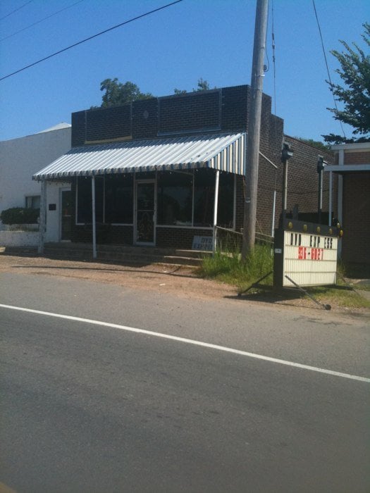 DVD EXPRESS Updated September 2024 107 Main St, Blanchard