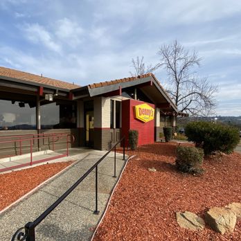 Denny's - Outside. Entrance. - Diners Near Me - Newcastle, California
