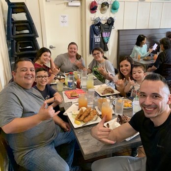 Da Kitchen Maui - Our family enjoying the atmosphere! - Hawaiian Near Me - Kihei, Hawaii Da Kitchen Maui - Our family enjoying the atmosphere! - Hawaiian Near Me - Kihei, Hawaii