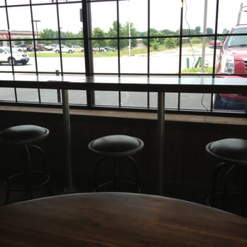 Donut House Bakery & Deli - a view of the outside - Bakeries Near Me - Poplar Bluff, Missouri Donut House Bakery & Deli - a view of the outside - Bakeries Near Me - Poplar Bluff, Missouri