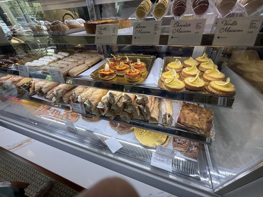 Le Petit Four Bakery by null