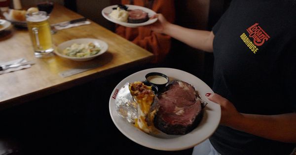 Logan's Roadhouse by null