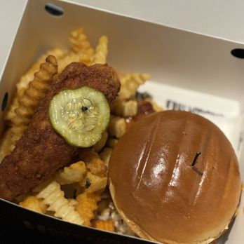 Houston TX Hot Chicken - Chicken Sandwich and Tender - Chicken Shop Near Me - Las Vegas, Nevada