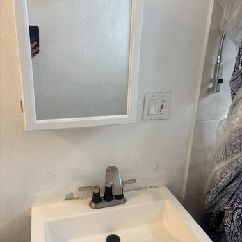 Clean Departure - Bathroom, bedroom and kitchen. - Office Cleaning Near Me - Reseda, California