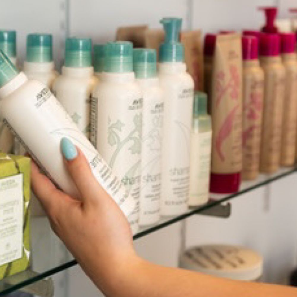 SALON 10 Updated August 2024 1100 Memorial Avenue, Thunder Bay