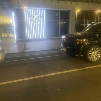 ELuxury Transport - Town Car Service Near Me ELuxury Transport - Town Car Service Near Me