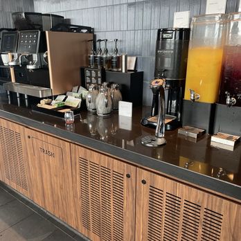 Centurion Lounge DCA - Airport Lounges Near Me - Arlington, Virginia