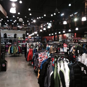 DICK'S Sporting Goods - Ghost town at Dick's. They need more employees no help at all. Shop on Amazon, quicker - Outdoor Gear Near Me - Des Peres, Missouri