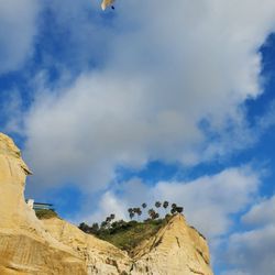 Black's Beach - Gliders over the beach