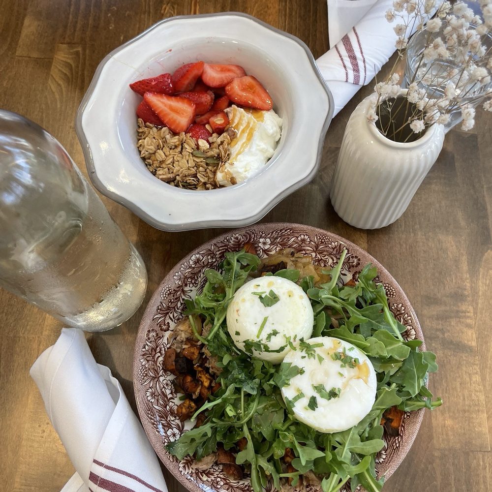 Maison Cafe & Market - Duck hash and granola/yogurt - French Near Me - Dana Point, California