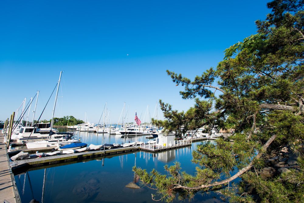 SAFE HARBOR YACHT HAVEN Updated May 2024 208 Harbor Dr, Stamford