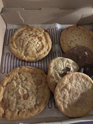 Insomnia Cookies by null