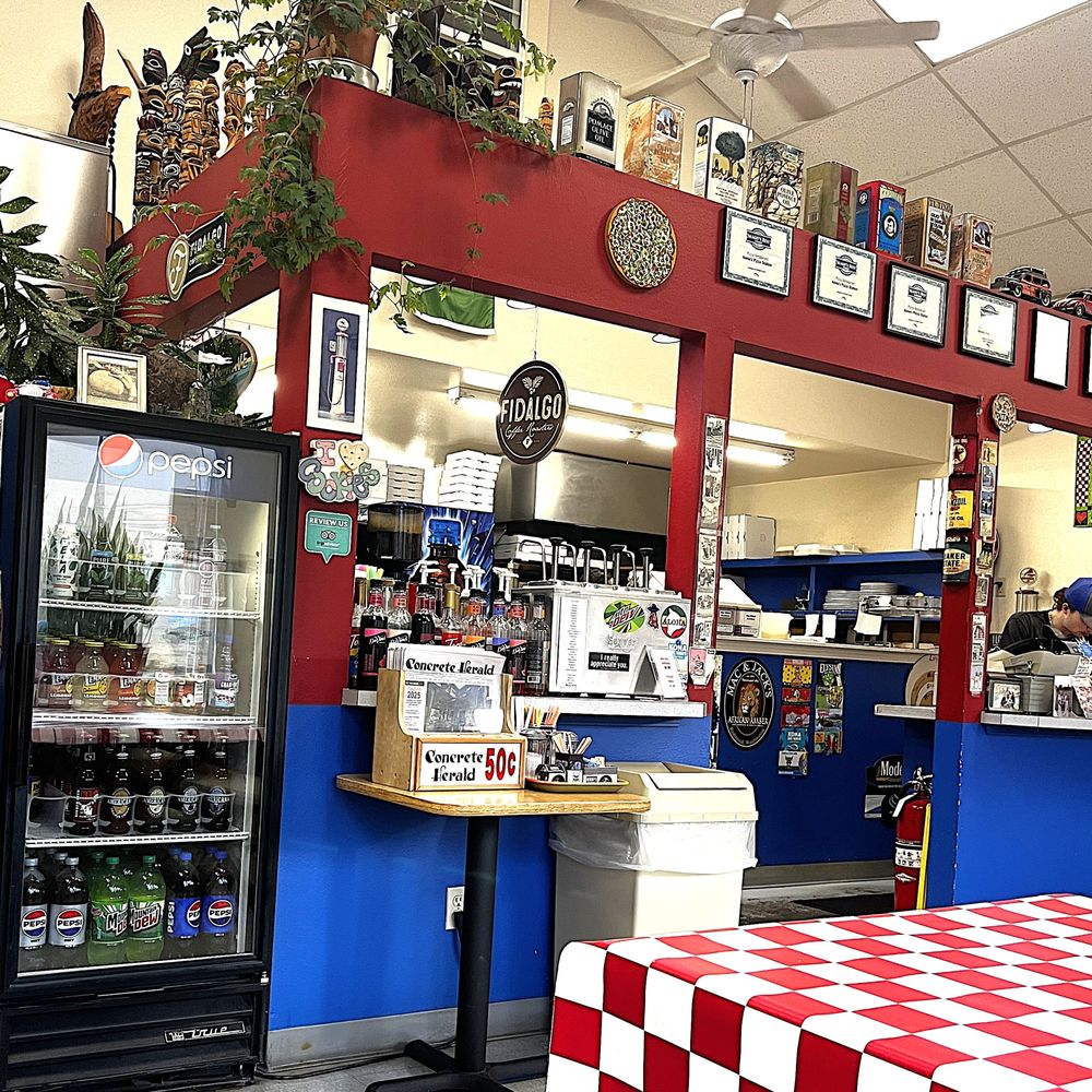 Annie's Pizza Station - Front counter for ordering. - Pizza Near Me - Concrete, Washington Annie's Pizza Station - Front counter for ordering. - Pizza Near Me - Concrete, Washington