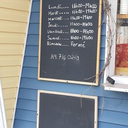 Chez Pat la Patate - You want a poutine on Sunday? Tough luck, they're closed!