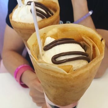 Sweet Berry - Banana and Nutella Gelato Crêpes - Ice Cream & Frozen Yogurt Near Me - Fairfax, Virginia