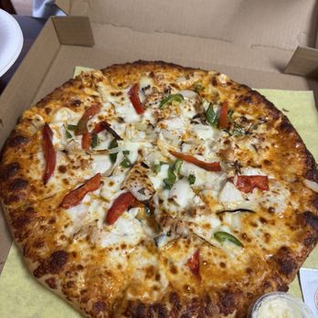 Thai Curry Pizza - Thai Curry Pizza with Chicken - medium - Pizza Near Me - Long Beach, California