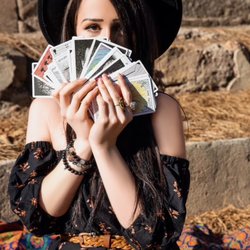 Anna Moody  360 Healing - Readings