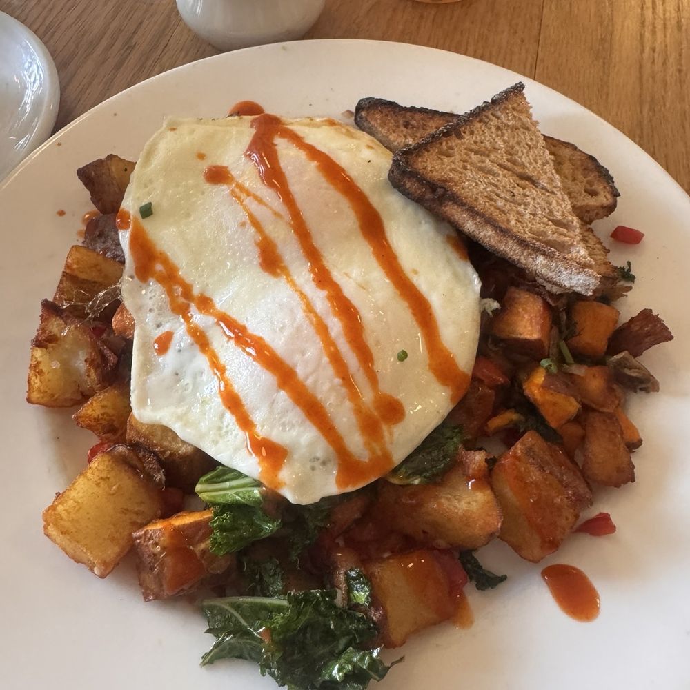 The Foundry Rose - Egg hash - Cafes Near Me - Cold Spring, New York