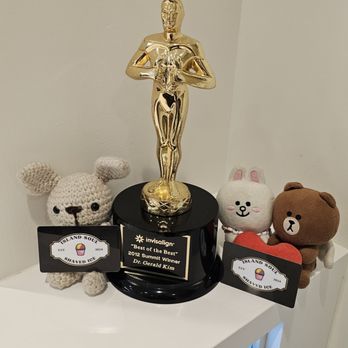 Kim Orthodontics - Dr. Kim's award and our gift cards - Orthodontists Near Me - Honolulu, Hawaii