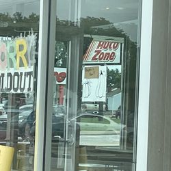 Donald's Donuts - Picture of their sign sorry sold out might want to start baking some more.