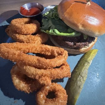 Holoholo Grill - Burger and Onion Rings - Hawaiian Near Me - Koloa, Hawaii