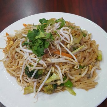 Thai Cafe Restaurant - Vegetable Pad Thai - Thai Near Me - Indianapolis, Indiana