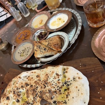 Istanbul Hawaii - Mezze platter - Mediterranean Near Me - Honolulu, Hawaii